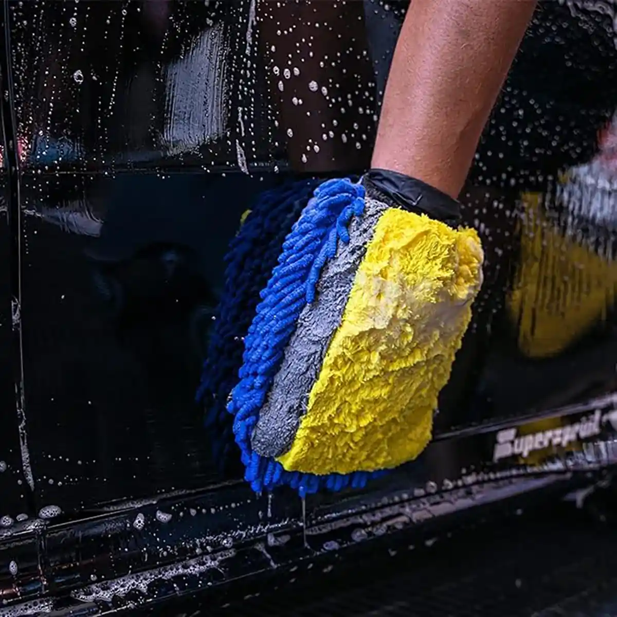 Black & Wrap Shampoo and Shampoo for Professional Exterior Care