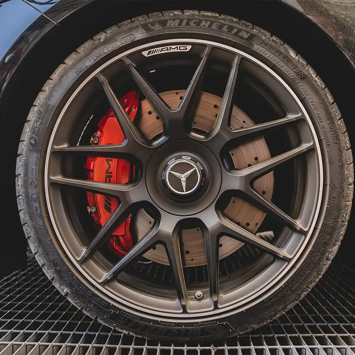 Wheel & Tyre Cleaner and Cleaner for Professional Exterior Care